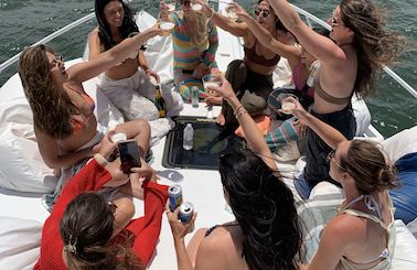 Luxury 40ft Mission Bay Party Yacht fully licensed charter-BYOB 12 guests
