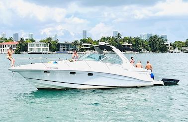 Rent this Beautiful 45' Four Winns 100$ OFF or FREE Jetski from Monday-Friday!