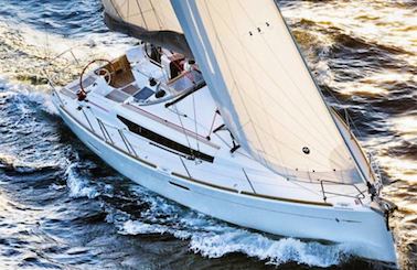 Dream sailing a wonderful experience on the water | 40'  Sun Odyssey Sailboat