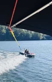 Magnificent, Top of The Line Rental On Lake Lanier. STINGRAY 23 FT 300 HP!!!
