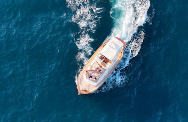 Elegant 28ft Gozzo Apreamare Venise Yacht Experience Capri