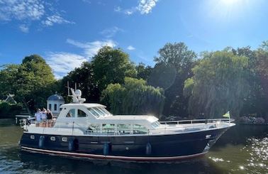 Azza Exclusive 17 M Motor Yacht: Explore The Netherlands In The Most Unique Way 