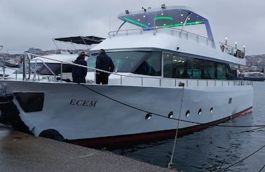 Spacious Motor Yacht for 35 People in İstanbul, Ready for Reservation