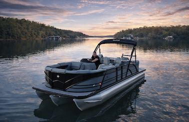 Stunning Berkshire 250HP Bar Boat, 25 Ft 13 passenger Tri-Toon Lake Lanier!