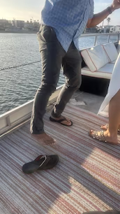 30ft Suntracker Double Decker Party Pontoon - Captain/Bathroom/Slide/BYOB