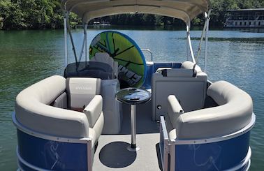 Lake Lanier Cruising - Free Tube Package with 6+ Hour Rentals