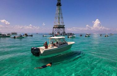 Premium 29' Grady-White Freedom Center Console In Key Largo 